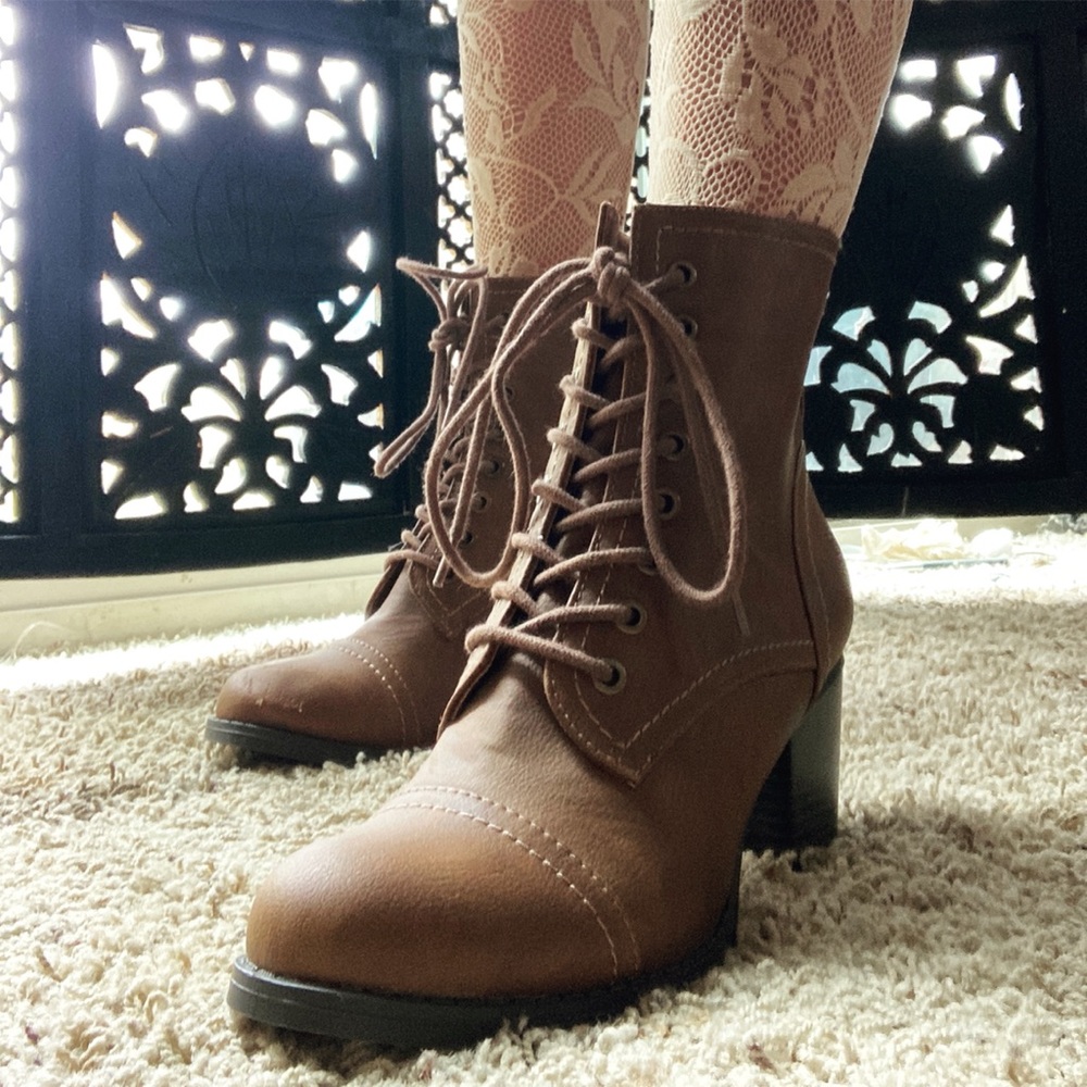 🍂 Grannie 🦊 heeled lace up brown ankle boots